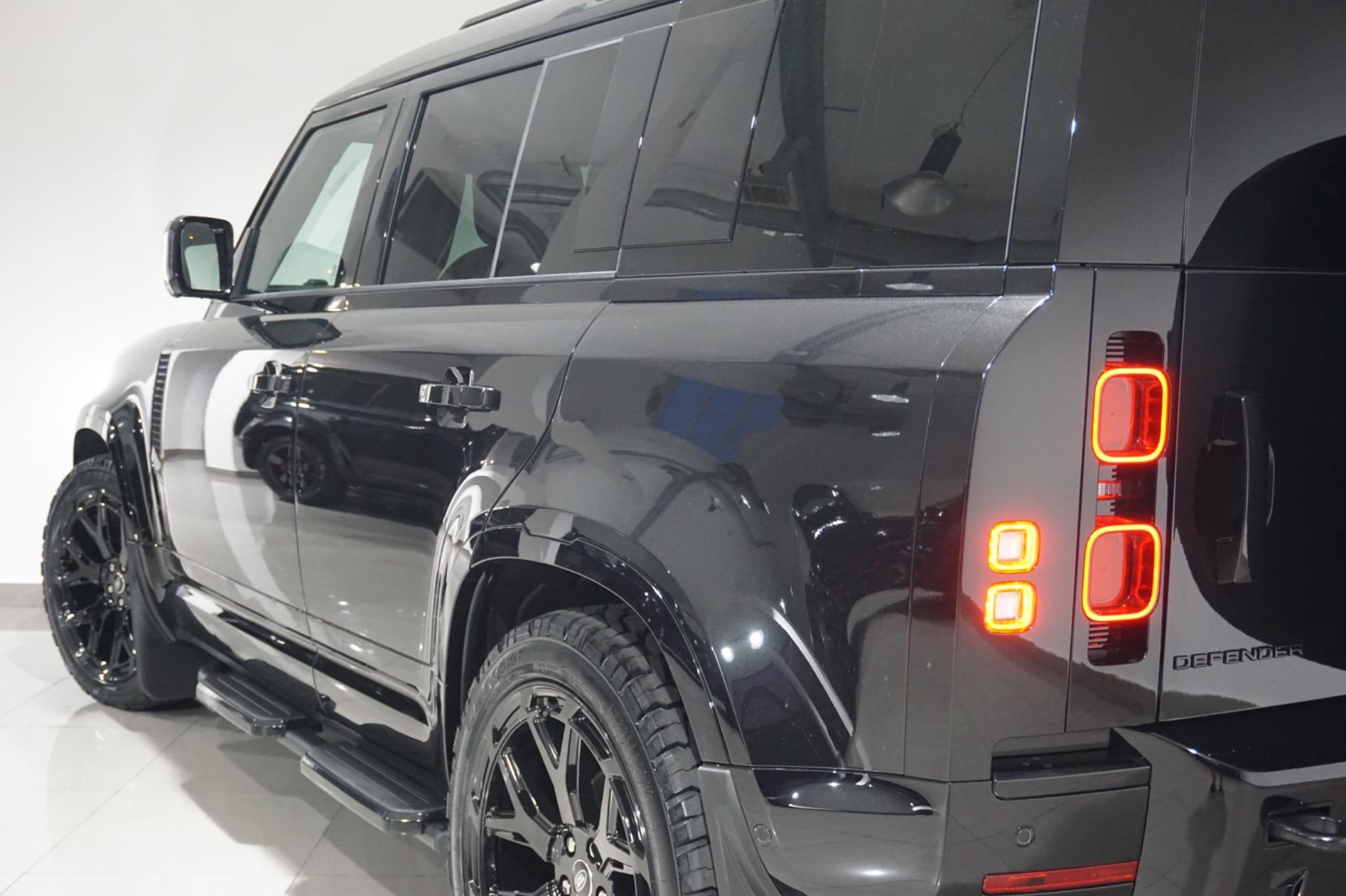 Land Rover Defender 110 3.0 D250 MHEV X-Dynamic HSE Auto 4WD Euro 6 (s/s) 5dr